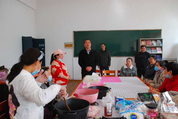 书记讲话.JPG 书记讲话.JPG