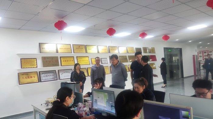 小马科技2_副本.jpg 小马科技2_副本.jpg