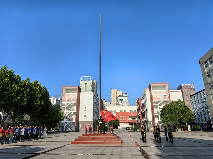 新闻2_副本.jpg 新闻2_副本.jpg